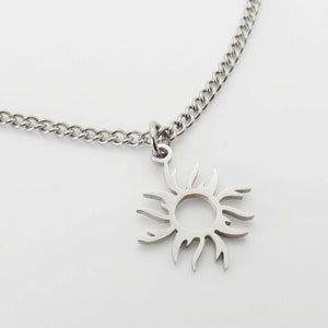 Collar con colgante de sol de acero inoxidable, collar para hombre, joyería hipoalergénica, collar para mujer, joyería con colgante de sol para hombre Sm Twist Curb Chain