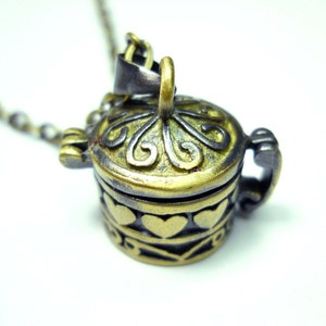 Round Barrel Wish Box Necklace, Pill Box Necklace, Barrel Locket Necklace, Stash Box Necklace, Gift For Women, Women&#39;s Necklace