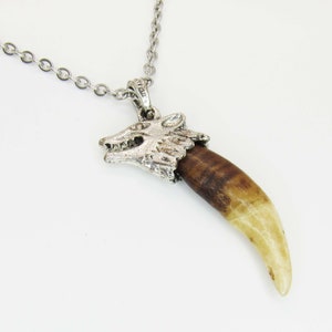 Collier pendentif dent de chien tête de loup, pendentif dent de loup de couleur naturelle, collier tribal dent de loup, collier pour homme, collier pour femme
