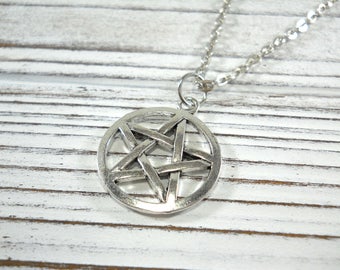 Pendentif à breloques pentacle, collier pentagramme, pendentif à breloques wicca, ton argent antique, collier pour homme, collier pour femme