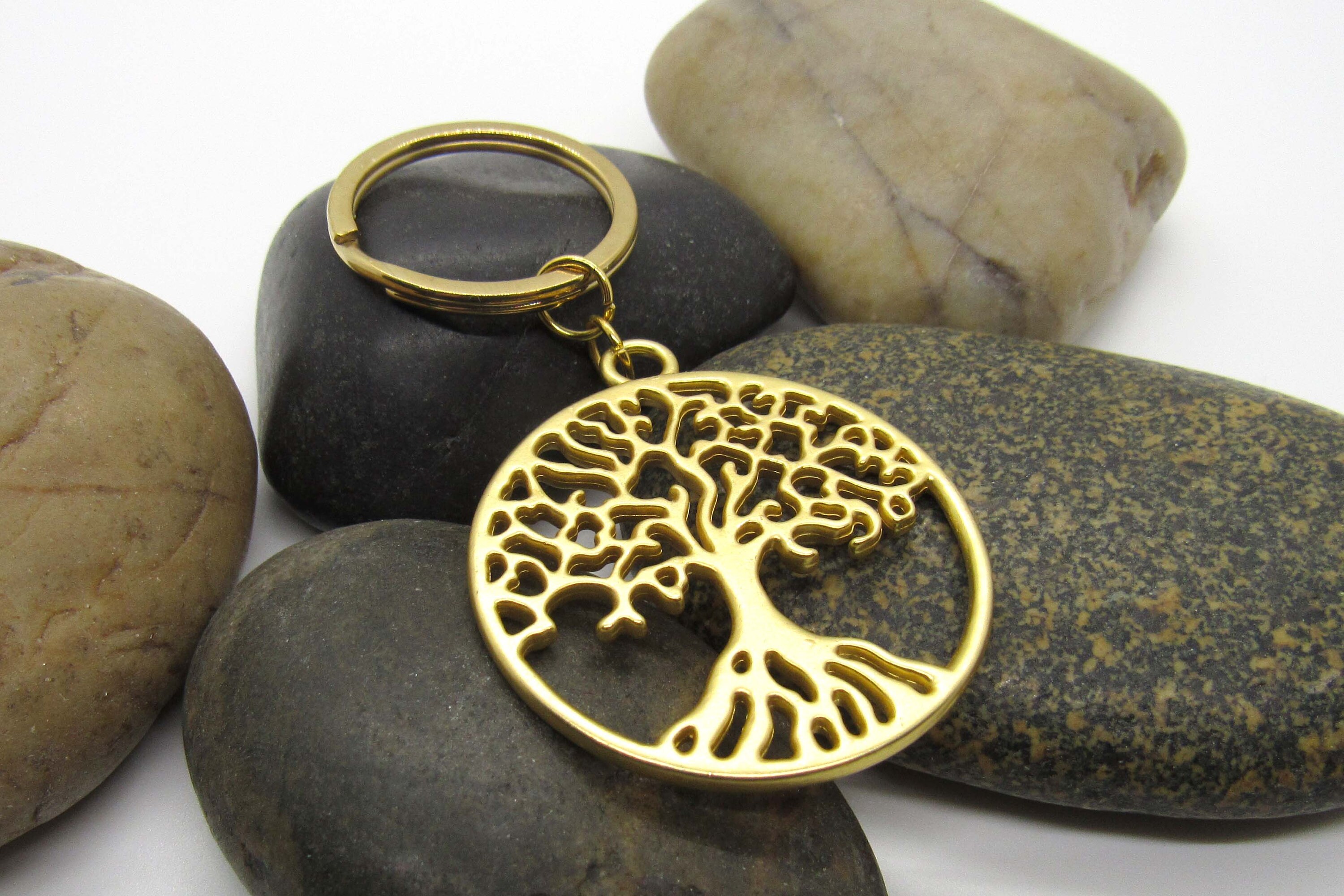 Wholesale SUPERFINDINGS 36Pcs 9 Styles Tree of Life Keychain