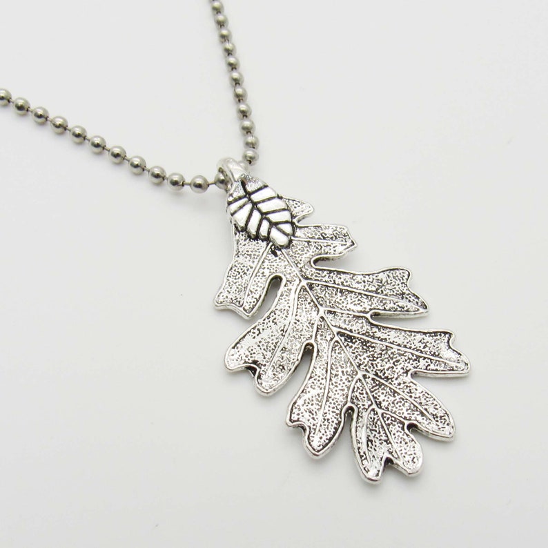 Antique Silver Oak Leaf Pendant, Autumn Leaf Necklace, Men's Necklace, Women's Necklace, Nature Leaf Necklace, Seasonal Jewelry Ball Chain