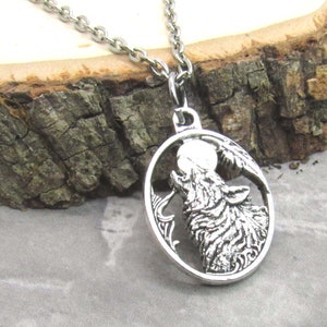 Wolf Charm Necklace, Wolf Pendant, Wolf Jewelry, Wolf Necklace, Wolves, Animal Necklace, Wolf Charm, Necklace for Men, Men&#39;s Necklace