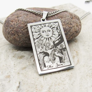 Die Sonne Tarot Karte Anhänger, Edelstahl hypoallergen Schmuck, spiritueller Schmuck, Halskette für Männer, Halskette für Frauen, Major Arcana Tarot