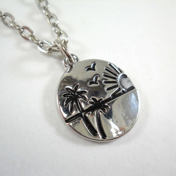 Palm Trees Sun Beach Round Tag Pendant Necklace, Antique Silver Tone, Nature Pendant, Men's Necklace, Men's Jewelry, Women's Necklace