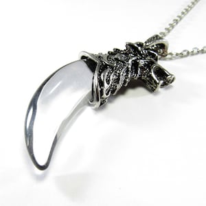 Pendentif de dent de pierre précieuse claire de tête de loup, pendentif de dent de loup, pendentif d’animal, collier de pierres précieuses claires, collier pour hommes, collier pour femmes
