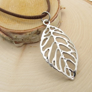 Antique Silver Leaf Pendant Necklace, Woman&#39;s Necklace, Leaf Necklace, Botanical Necklace, Nature Necklace, Gift for Women, Men&#39;s Necklace