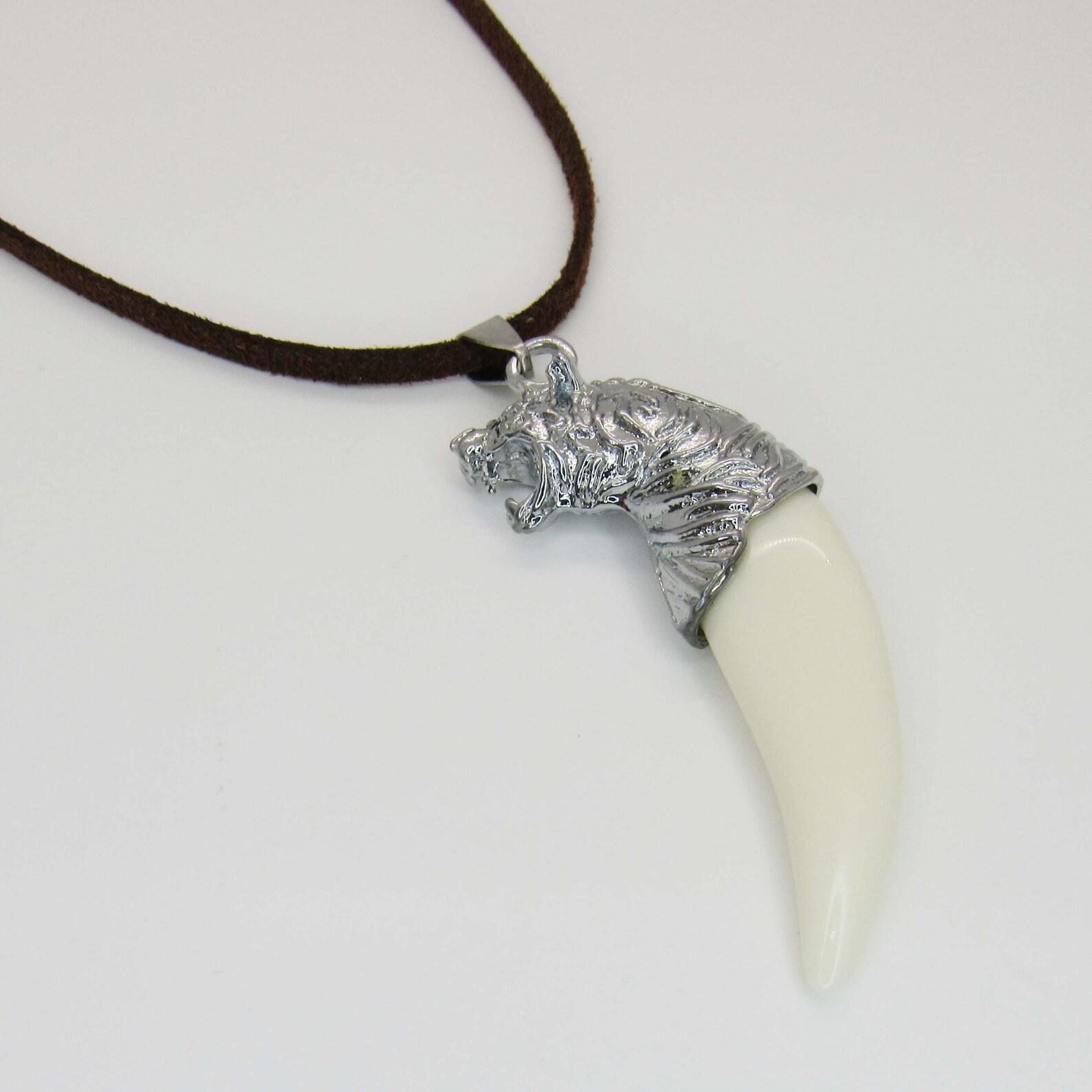 Tiger tooth necklace Clearance
