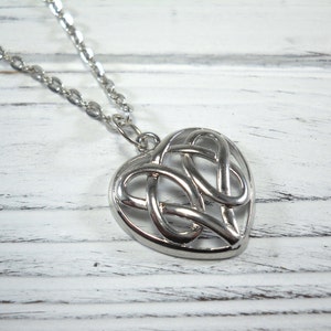 Heart Celtic Knot Pendant Necklace, Celtic Heart Pendant, Trinity Knot Heart Necklace, Love Knot Charm, Woman&#39;s Heart Necklace, Celtic Knot