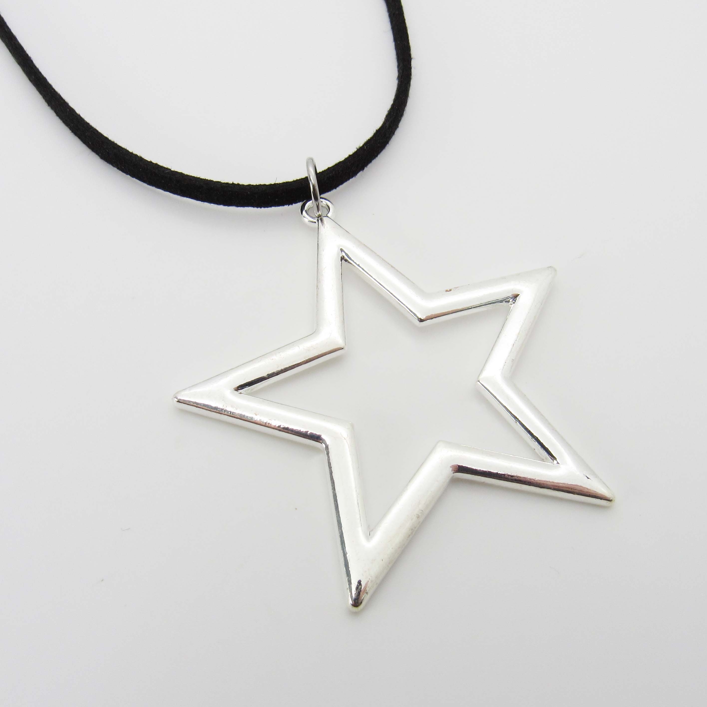 Large star pendant necklace deals