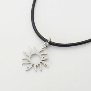 Collar con colgante de sol de acero inoxidable, collar para hombre, joyería hipoalergénica, collar para mujer, joyería con colgante de sol para hombre Black Waxen Cord