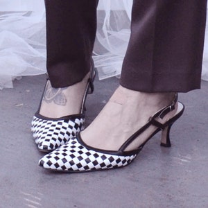 vintage Y2K Noir / Blanc à carreaux Chaussures pointues à bride arrière image 3
