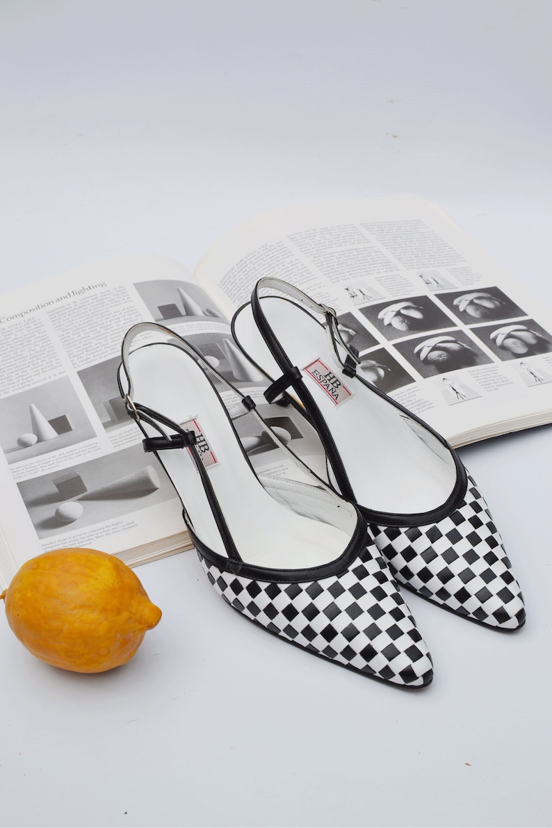vintage Y2K Noir / Blanc à carreaux Chaussures pointues à bride arrière image 1