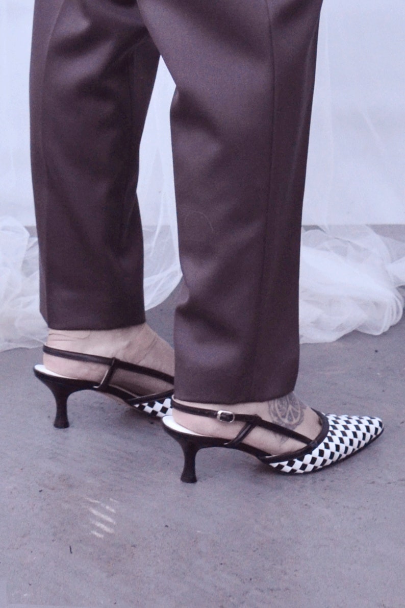 vintage Y2K Noir / Blanc à carreaux Chaussures pointues à bride arrière image 2
