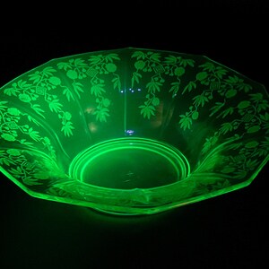 Green Uranium Glass 12” Centerpiece Bowl, &quot;Rosalie&quot; Pattern, Cambridge Glass, c. 1930s