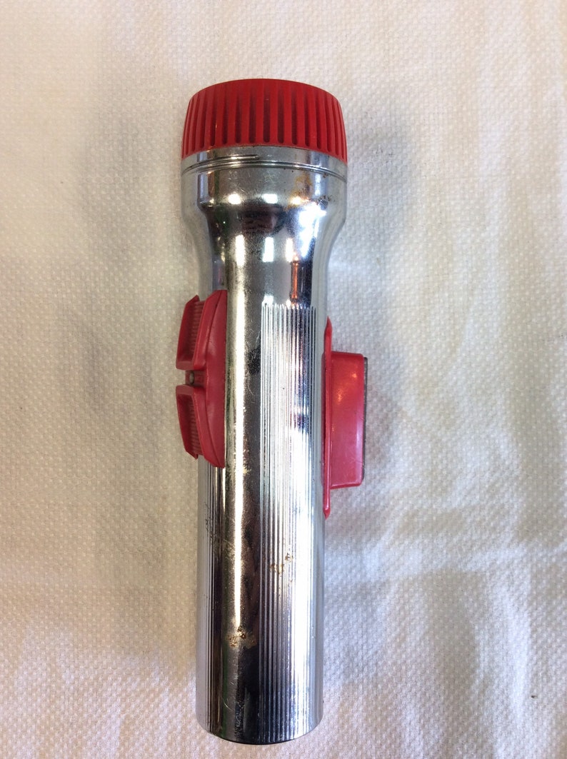 BMG 7 Chrome Finish Flashlight With Plastic Parts c 1950-60/'s Made In U.S.A.