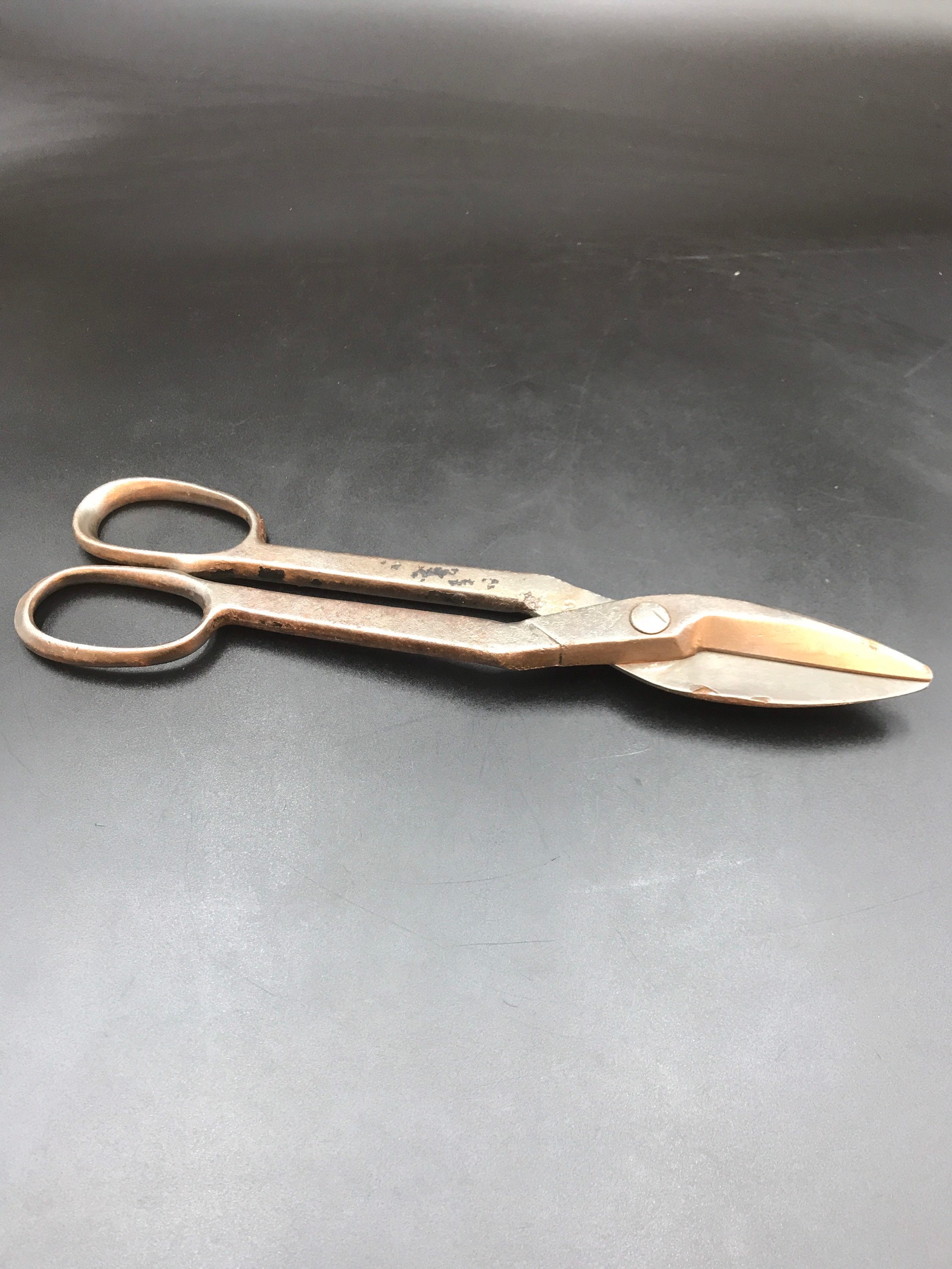 TIN SNIPS PAIR OF VINTAGE METAL SHEARS #9 WISS LARGE & SMALL