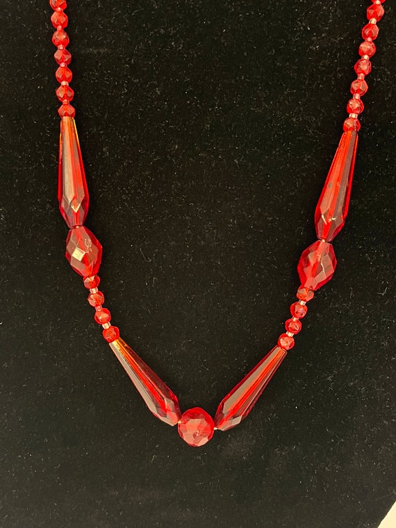 Red Teardrop Beaded Faceted Cut Glass Necklace, Ci