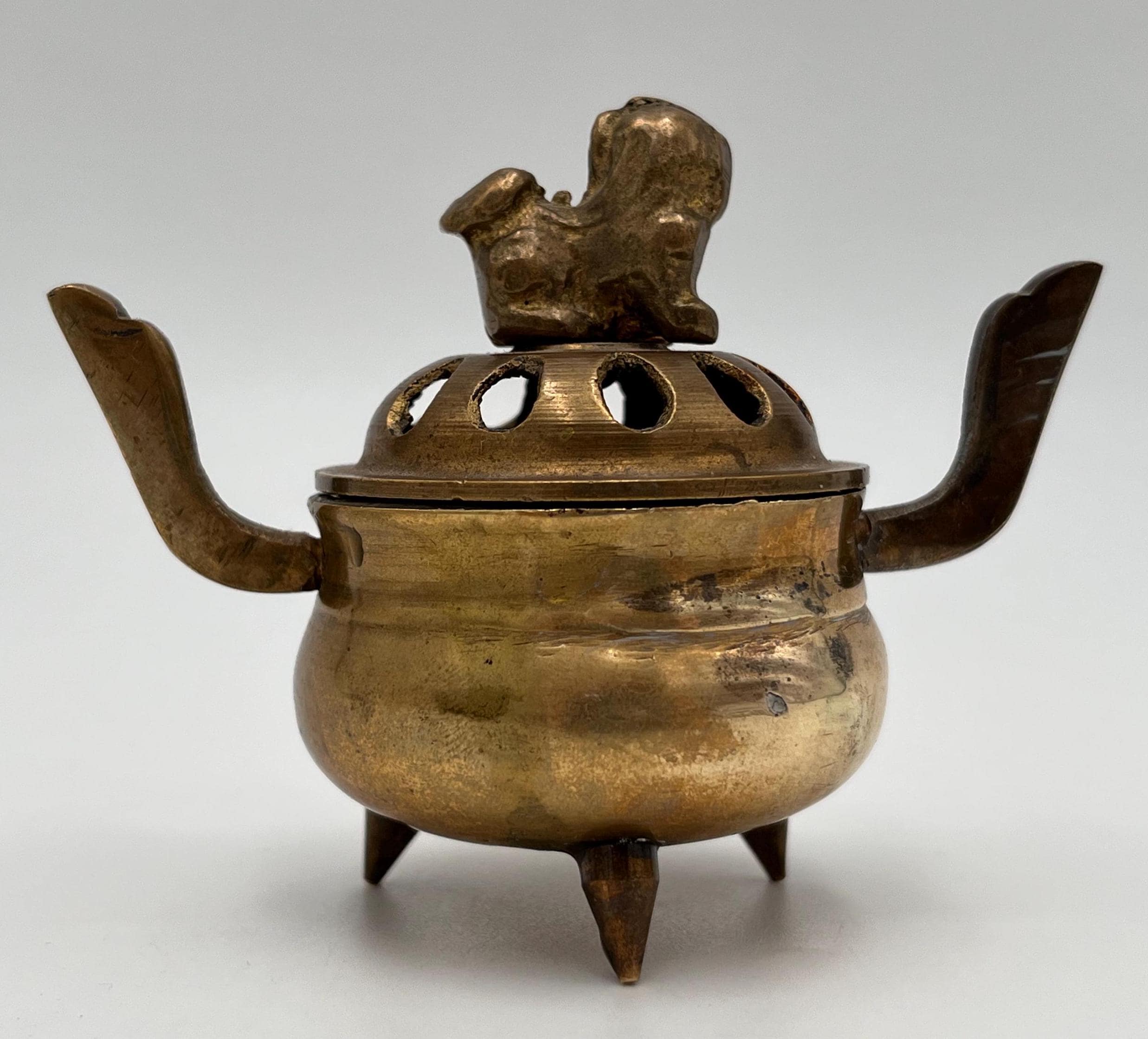 小型真鍮製香炉、狛犬蓋付き、脚付き、高さ約7.8cm、香港製、1960年代