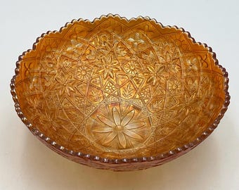 Bol de vidrio Marigold Carnival, modelo Hattie, borde festoneado, Imperial Glass Co., EE. UU., c. 1911-1920.