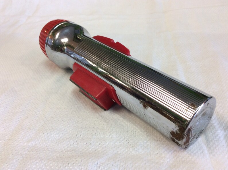BMG 7 Chrome Finish Flashlight With Plastic Parts c 1950-60/'s Made In U.S.A.