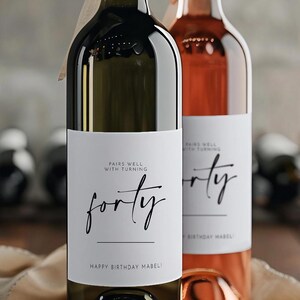 Étiquette de vin d'anniversaire - Cadeau de 40e anniversaire, se marie bien avec l'étiquette Turning Forty, étiquette de vin imprimée personnalisée, Forty & Fab BD101
