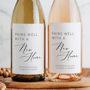 Cadeau avec étiquette de vin de pendaison de crémaillère - Cadeau pour une nouvelle maison, Cadeaux d'agent immobilier pour les clients, Cadeau personnalisé pour une nouvelle maison, S'agence bien avec une nouvelle maison, HW101