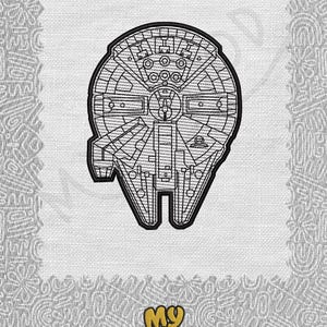 Op de afbeelding: Zwart-witte lijntekening van het ruimteschip Millennium Falcon op een witte canvas achtergrond. De afbeelding heeft een verweerde, vintage look. De tekst "MY MOOD" is in geel met een roze en zwart cartoon gezicht.