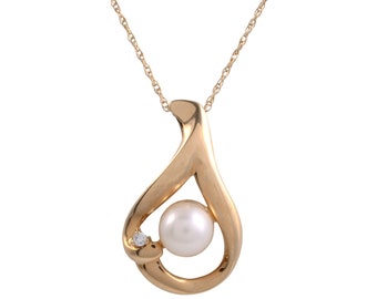 Cultured Pearl Pendant on Chain