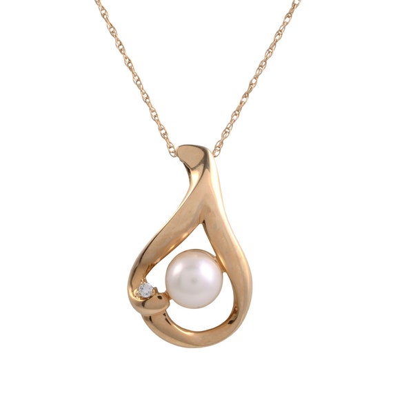 Cultured Pearl Pendant on Chain