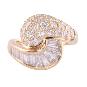 Anillo de oro amarillo con diamantes estilo bypass - Talla 5