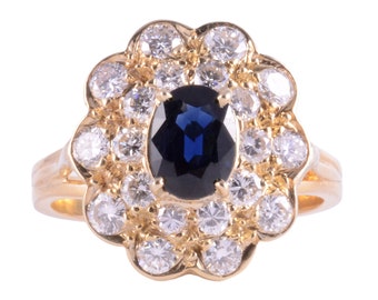 18K Oval Sapphire VS Diamond Ring