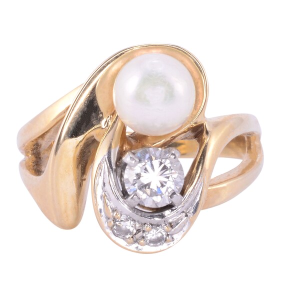 Cultured Pearl Diamond Ring
