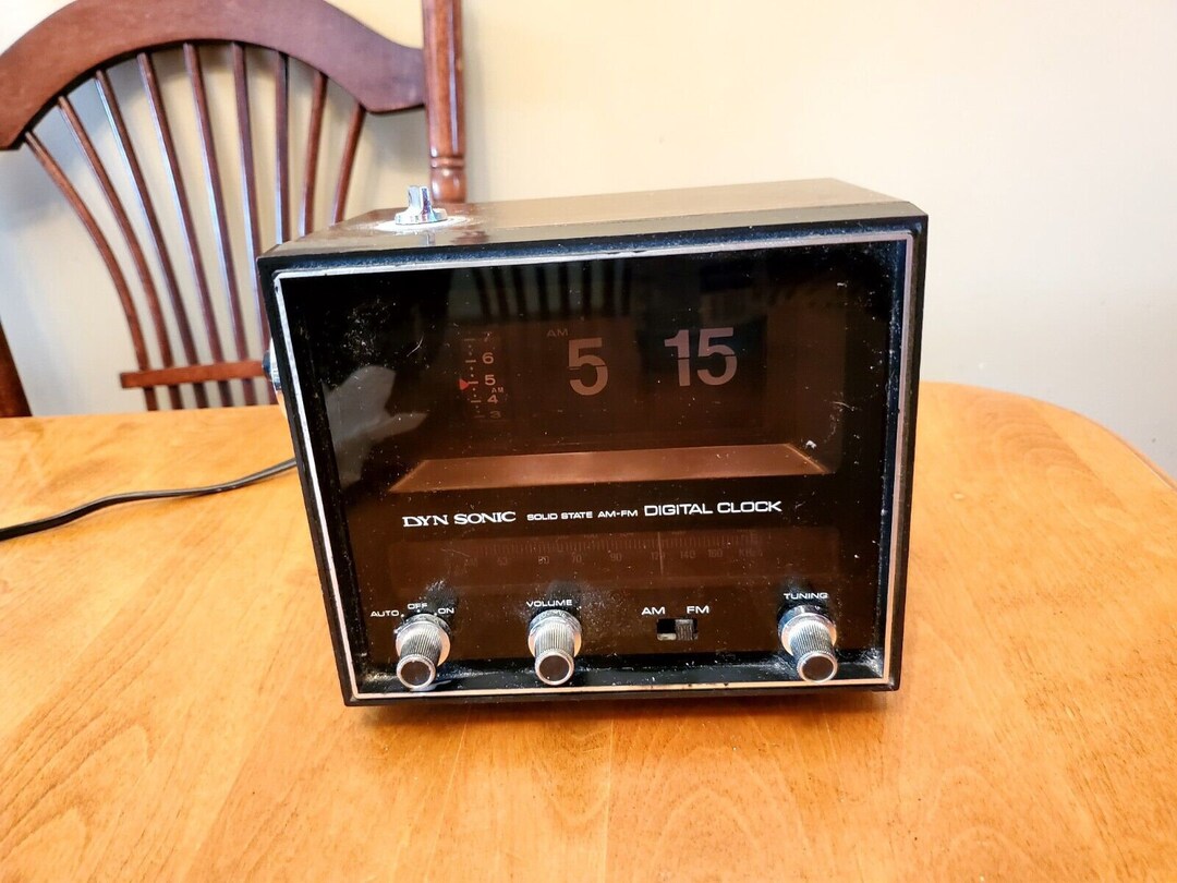 Vintage Dyn Sonic Flip Digital Clock Radio Ds4512 Dynsonic Etsy