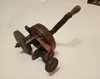 Vintage Cast Iron Hand Crank Bench Grinder Sharpener Tool Modern Mfg Sheboygan