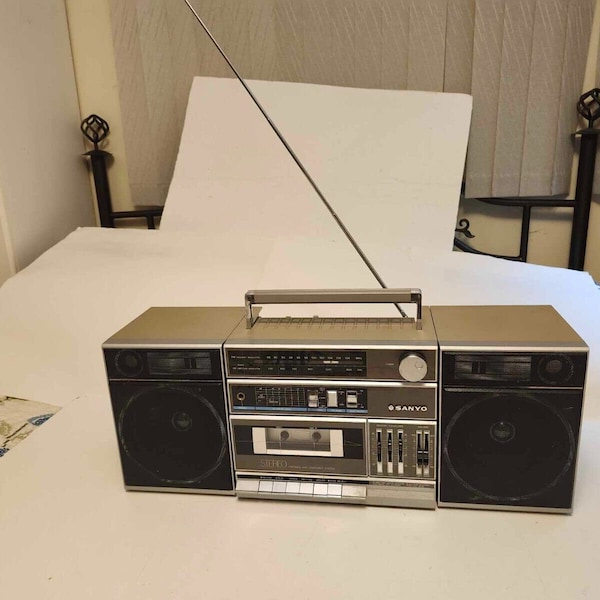 Vintage Sanyo Mod C10 Boombox AM FM Radio - Works Partially