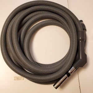 Broan NuTone CH235 Crush-Proof Central Vacuum Hose w Swivel Handle 30-Feet USED