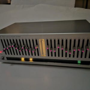Ecualizador de frecuencia estéreo TECHNICS SH-8020, 12 bandas, probado y en funcionamiento.