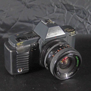 Canon T70 35mm SLR Film Camera with Tamron 28mm Lens Vintage Working image 1