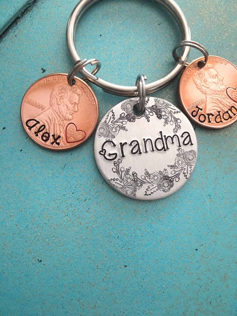 Personalized Grandma Flower Keychain Mothers Day Gift Hand Etsy