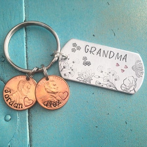 Mothers Day Gift For Grandma, Personalized Grandma Keychain, Hand Stamped Grammy Keyring, Mimi Nana Penny Gift, Birthday Gift Flowers