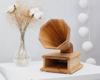 Wooden Gramophone - Smartphone music amplifier - Gift for Musician - Audio phone dock speaker. Click for the video!