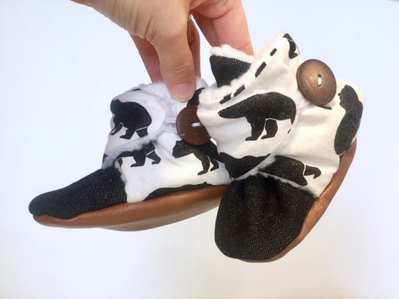 warm baby shoes that stay on