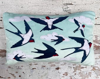 Swallow cushion