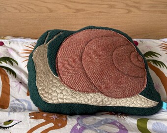 Snail cushion