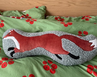 Running fox cushion