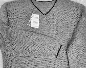 Knit V-neck Pullover for Men - Wool/Cashmere/Alpaca Blend