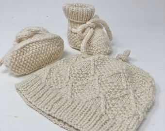 Pure Cashmere  Baby Set - Beanie Hat and Booties - 100% PIUMA Cashmere