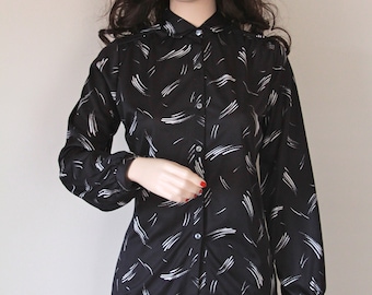 Vintage 1970's Black and White Polyester Ladies Blouse, Peter Pan Collar, Button Down Long Sleeve Blouse, Great Condition!