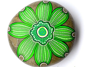 Flower Stone - Hand Painted - I Sassi dell'Adriatico (Adriatic Sea Stone)